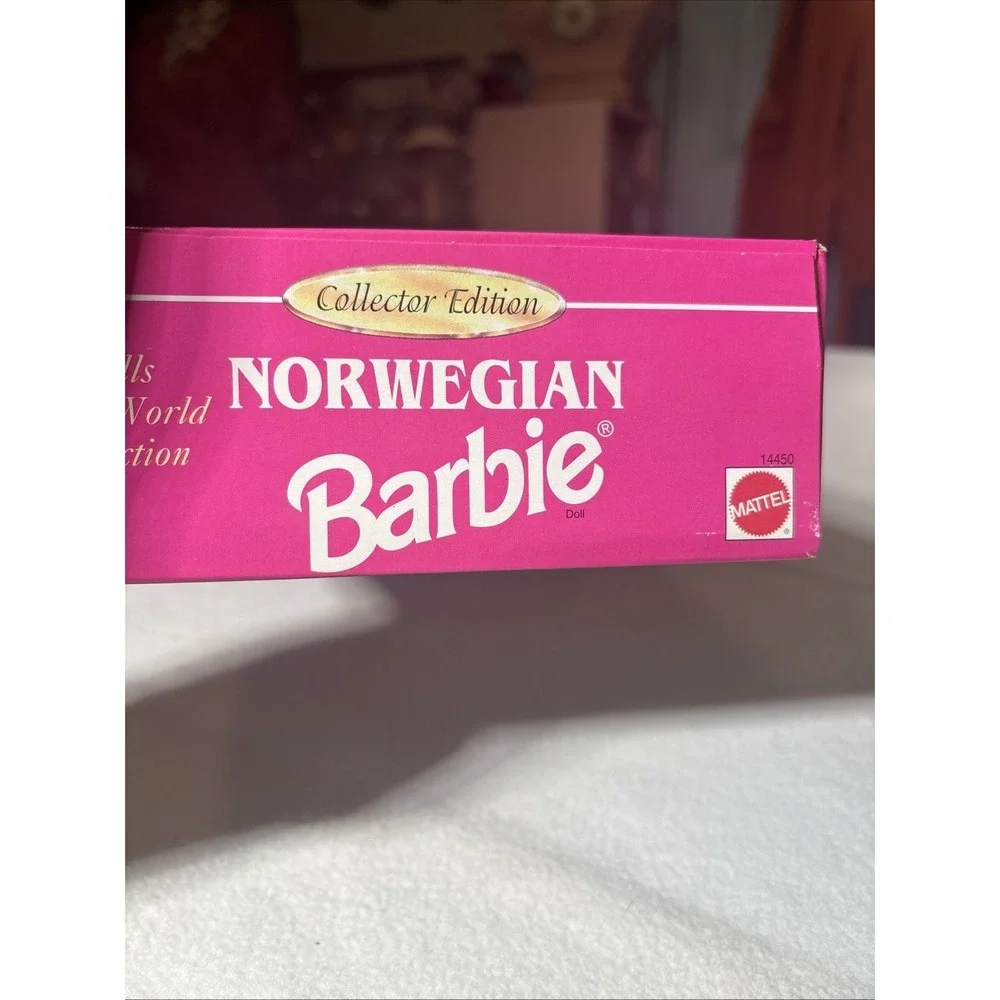 Authentic Brand New Vintage Collector Edition 1995 Norwegian Barbie Mattel#14450